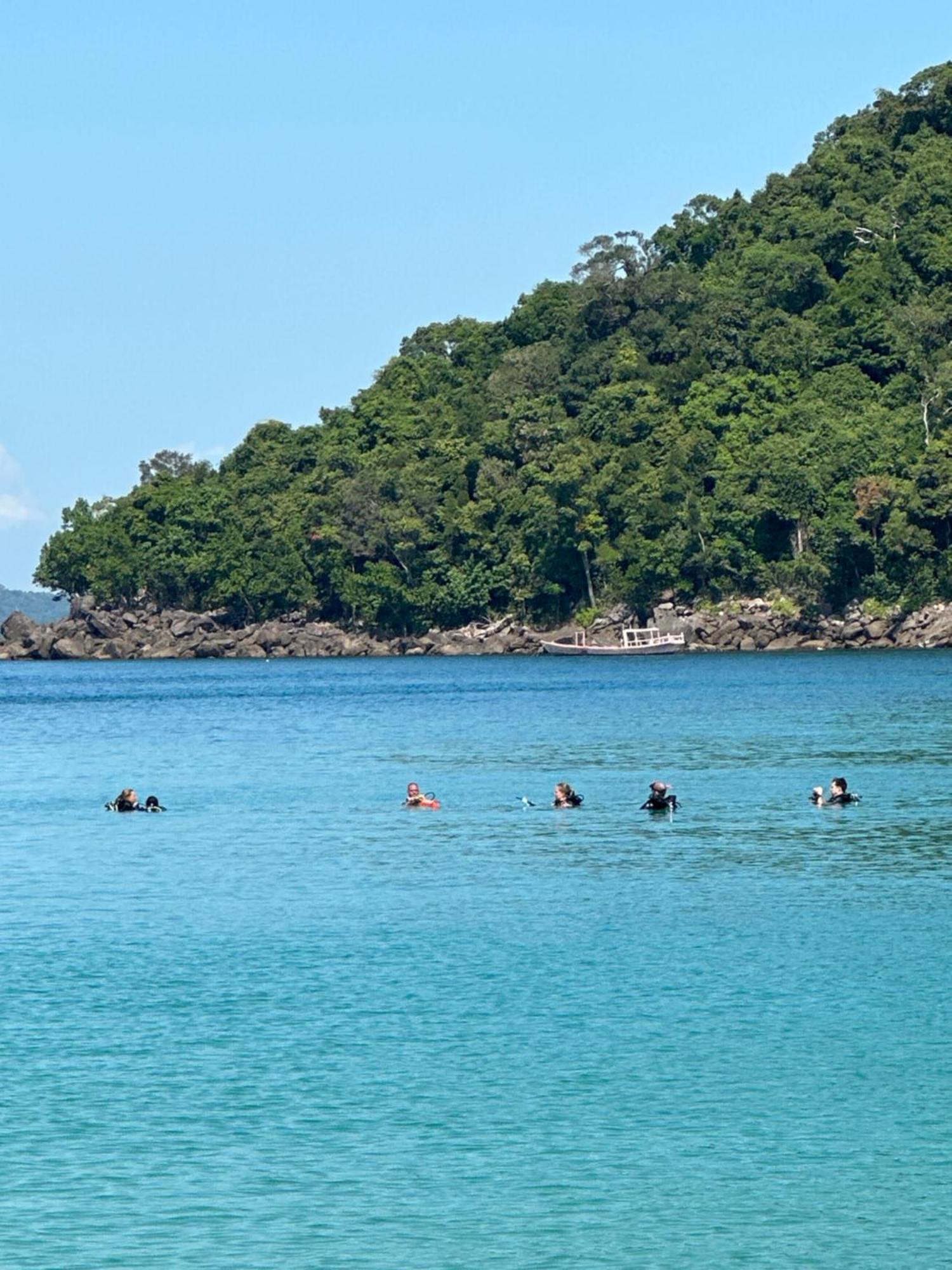 A Pousada Lazy Bones Koh Rong Sanloem Exterior foto