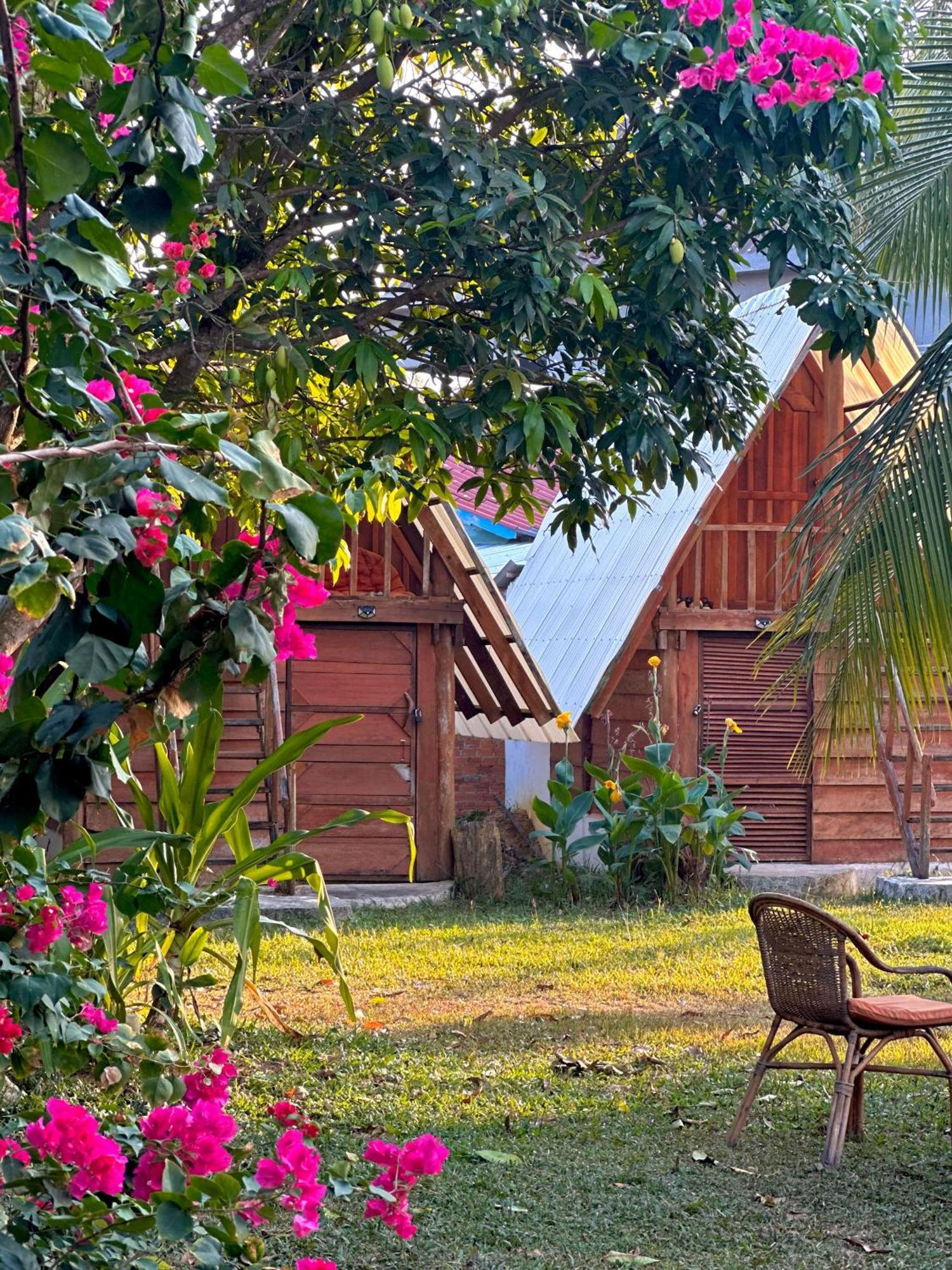 A Pousada Lazy Bones Koh Rong Sanloem Exterior foto