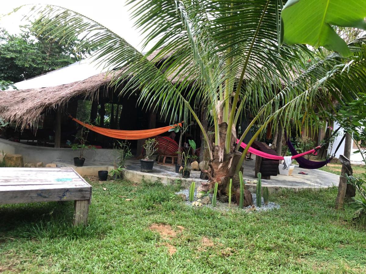 A Pousada Lazy Bones Koh Rong Sanloem Exterior foto